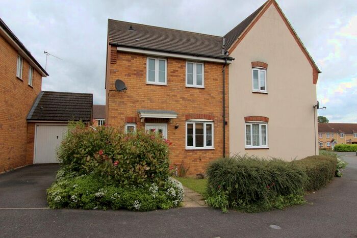 3 Bedroom Property To Rent In Bushell Close, Leighton Buzzard, LU7