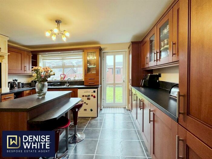 4 Bedroom Detached House For Sale In Millbrook Way, Cheadle, Staffordshire, ST10