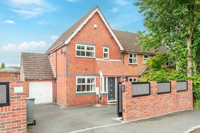 3 Bedroom Detached House For Sale In Scarborough Street, Tingley, Wakefield, WF3