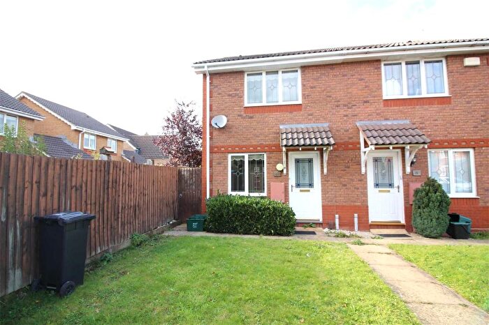2 Bedroom Semi-Detached House To Rent In Westons Brake, Bristol, BS16