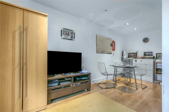 2 Bedroom Apartment To Rent In Jupiter House, Turner Street, London, E16