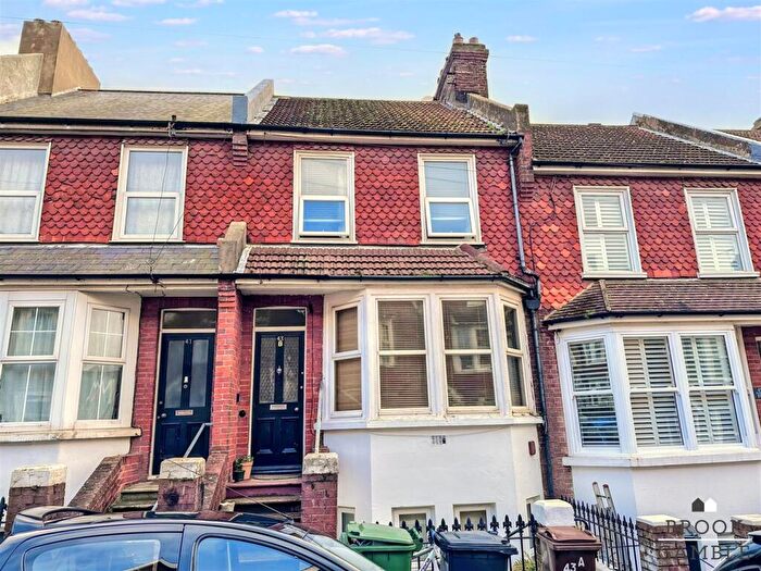 2 Bedroom Flat For Sale In Gore Park Road, Eastbourne, BN21