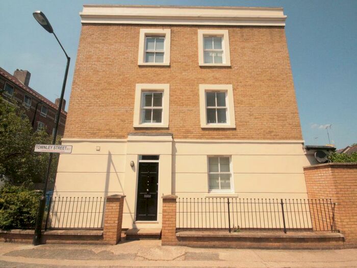 4 Bedroom Detached House To Rent In Townley Street, Kennington, London, SE17