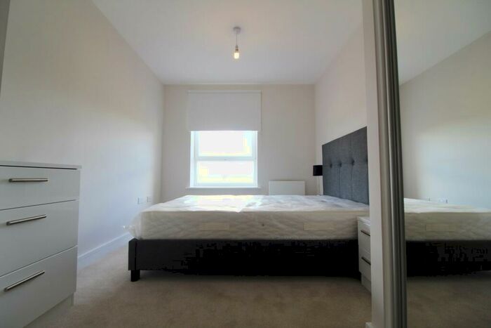 2 Bedroom Apartment To Rent In Harlequin House, Padworth Avenue, Reading, RG2