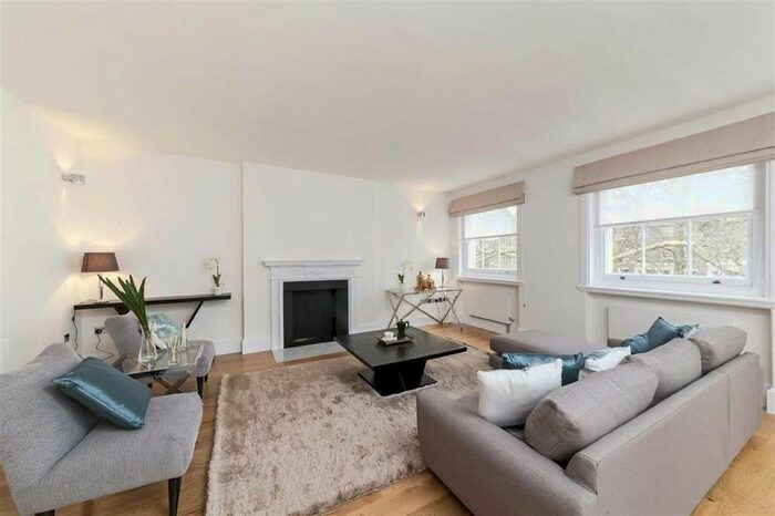 3 Bedroom Flat To Rent In Montagu Square, London, W1H