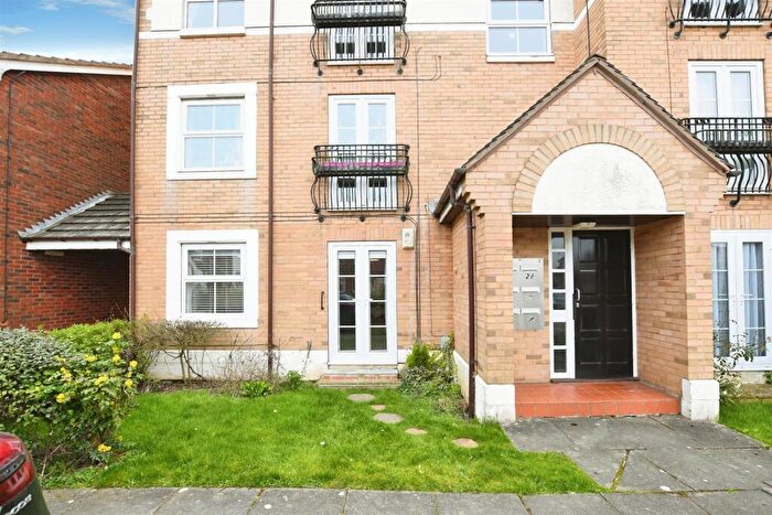 2 Bedroom Apartment For Sale In Kilton Court, Howdale Road, Hull, HU8