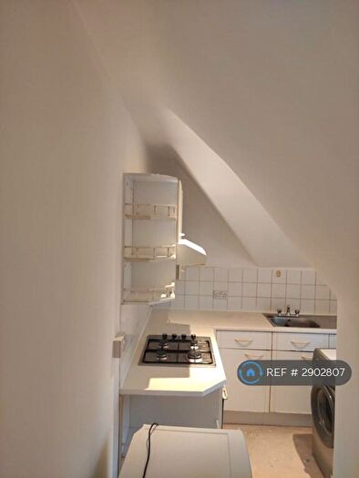 1 Bedroom Flat To Rent In Hervey Close, London, N3