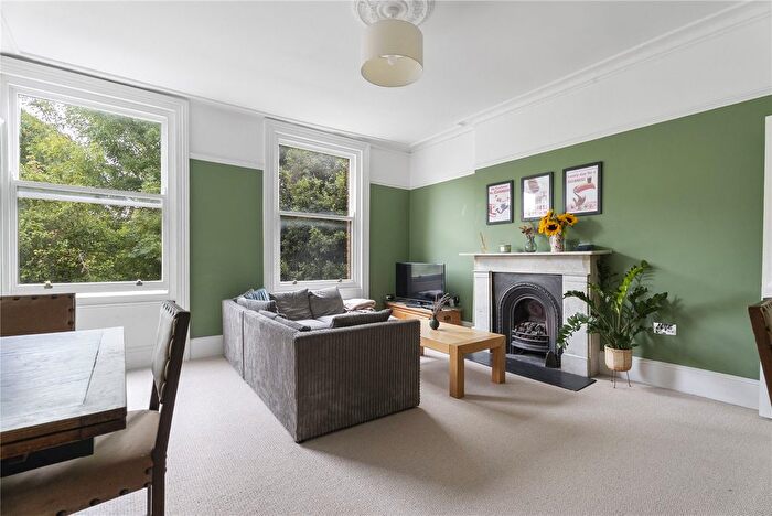 2 Bedroom Flat To Rent In Grove Park, Peckham Rye, SE5