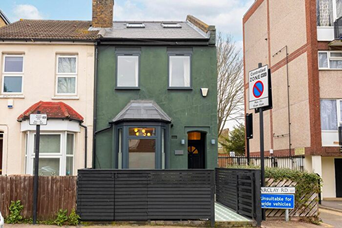 4 Bedroom End Of Terrace House For Sale In Barclay Road, London, E17