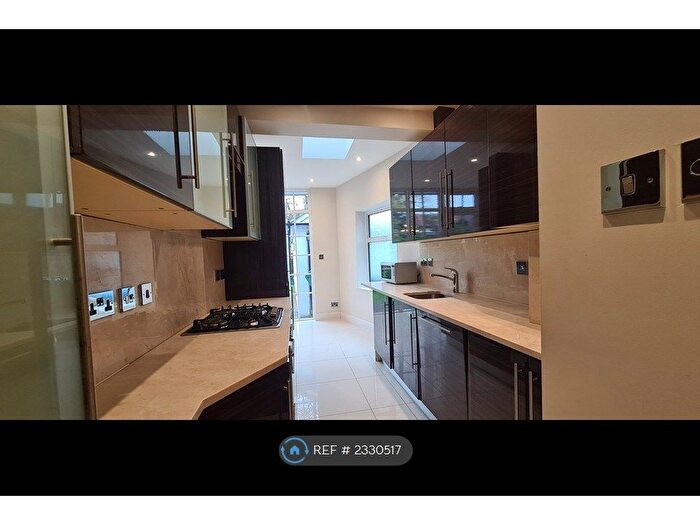 4 Bedroom Semi-Detached House To Rent In Brunswick Gardens, London, W5