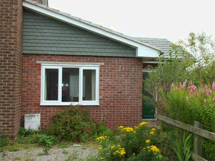 1 Bedroom Flat To Rent In Blakeney Grove, Nailsea, BS48