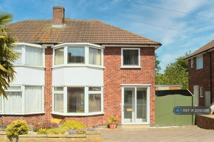 3 Bedroom Semi-Detached House To Rent In Greenbank Drive, Oadby, Leicester, LE2