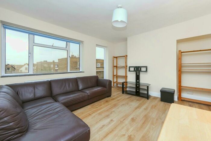 2 Bedroom Flat To Rent In Brackenbury, Osborne Road, London, N4