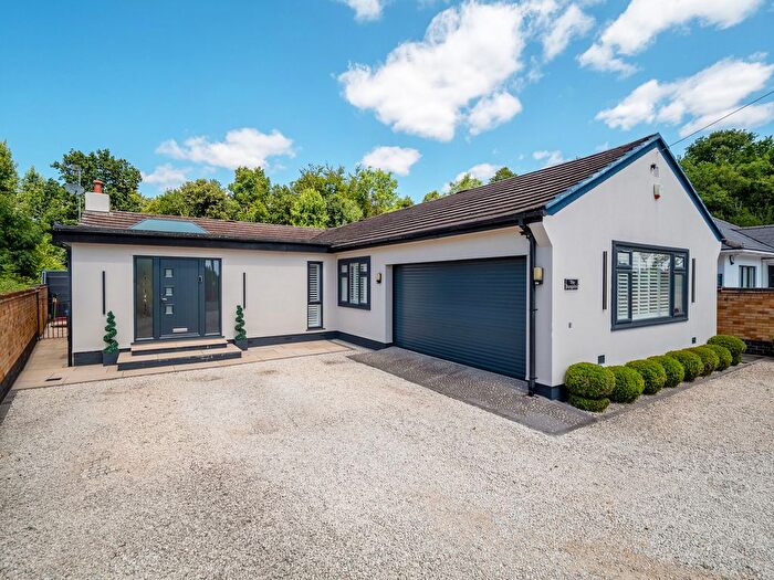 4 Bedroom Detached House For Sale In Vineyards Road, Potters Bar, EN6