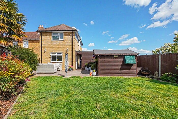 4 Bedroom Semi-Detached House For Sale In Elm Grove, Sittingbourne, ME10