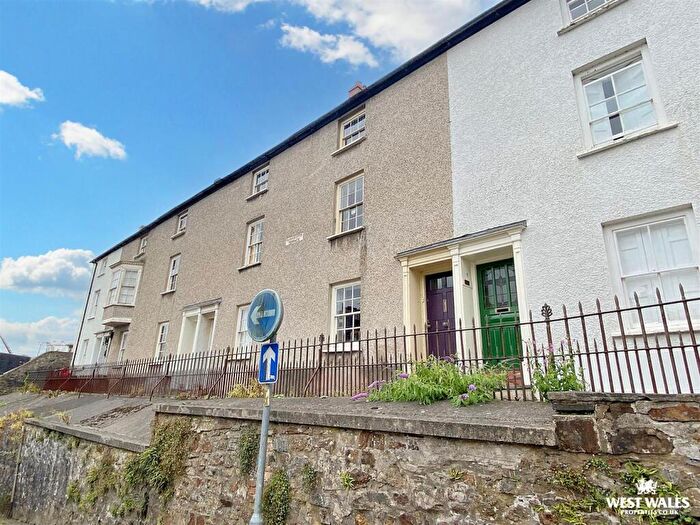 4 Bedroom Town House For Sale In Gloucester Terrace, Haverfordwest, SA61