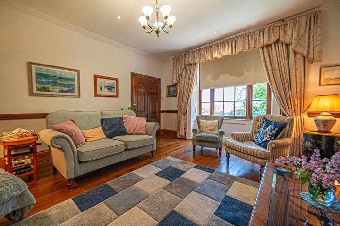 6 Bedroom Detached House For Sale In Hendredenny Hall, Caerphilly, CF83