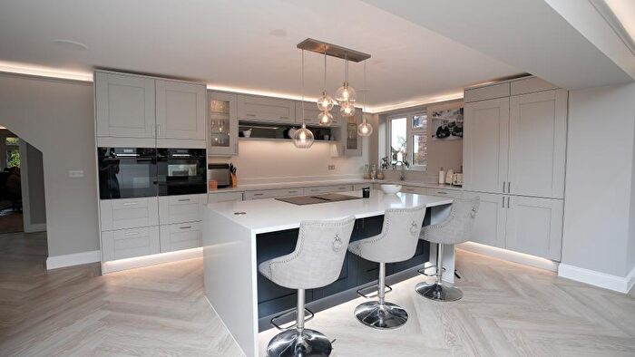 4 Bedroom Detached House For Sale In Vicarage Road, Silsoe, Bedfordshire, MK45