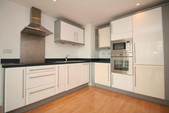 1 Bedroom Flat To Rent In Fathom Court, Basin Approach, Gallions Reach, E16
