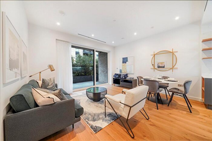 1 Bedroom Flat To Rent In Carricks Yard, Fisherton Street, NW8