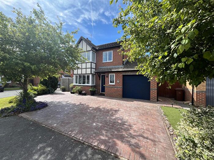 4 Bedroom Detached House For Sale In Churchward Close, Grove, Wantage, Oxfordshire, OX12