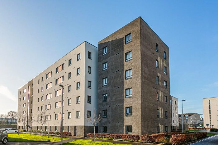 3 Bedroom Flat For Sale In Arneil Drive, Edinburgh, EH5