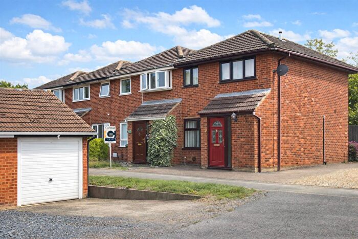 3 Bedroom Terraced House For Sale In Favell Drive, Furzton, Milton Keynes, MK4