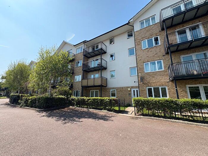 2 Bedroom Flat To Rent In Sharps Court, SG4