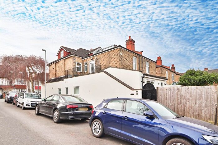 3 Bedroom Maisonette To Rent In Alric Avenue, New Malden, KT3