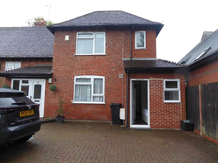 Studio To Rent In Barkham Road, Wokingham, Berkshire, RG41