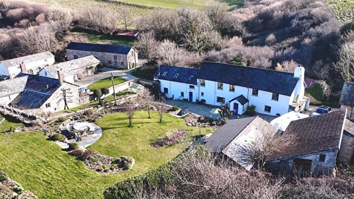 5 Bedroom House For Sale In Baunton Miles, EX33