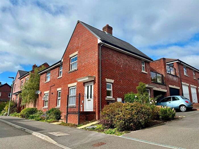 2 Bedroom Maisonette For Sale In Jay Rise, Salisbury, SP2