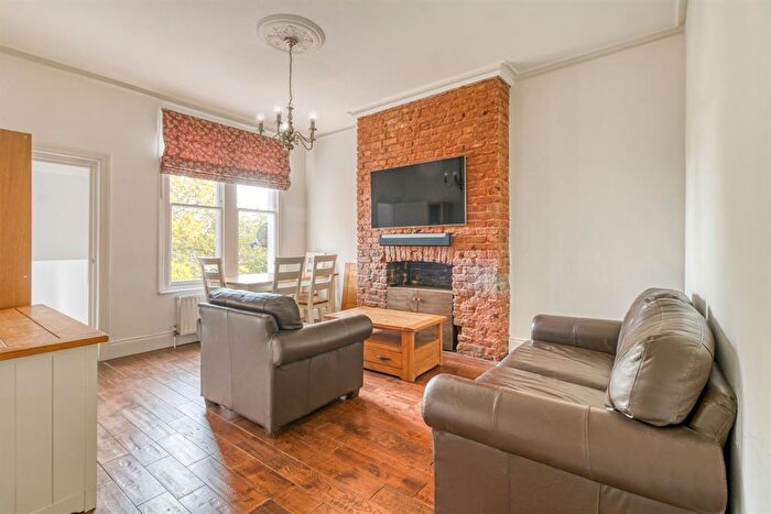 2 Bedroom Flat To Rent In Hillfield Road, London, NW6