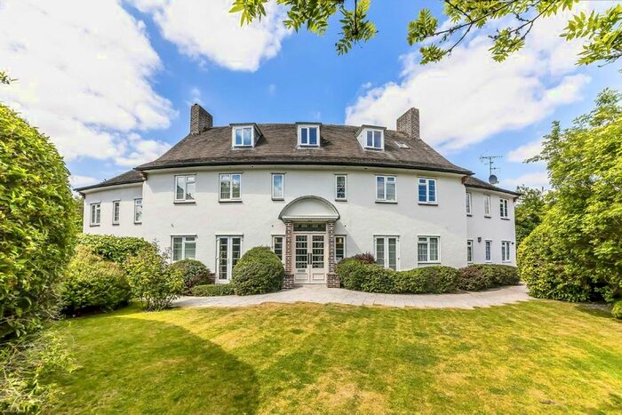 1 Bedroom Flat To Rent In George Square, London, SW19