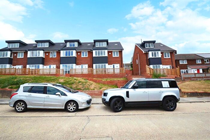 5 Bedroom Terraced House For Sale In Poplar Road, Rochester, ME2