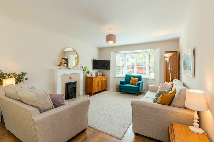 4 Bedroom Detached House For Sale In Glendinning Way, Kirkliston, Edinburgh, EH29