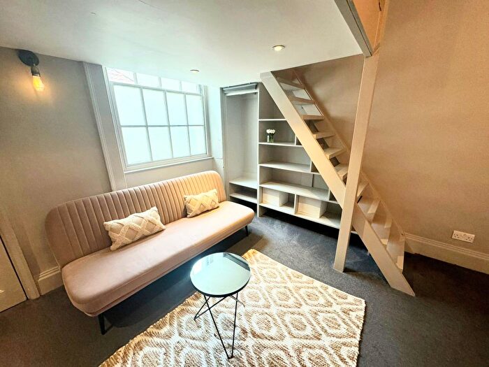 Studio To Rent In Taylors Bank, Bristol, BS1