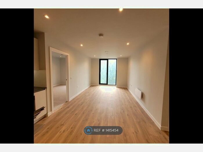 2 Bedroom Flat To Rent In Aspin Lane, Manchester, M4