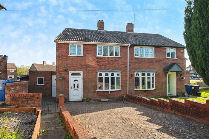 3 Bedroom Semi Detached House For Sale In Sandfield Grove, Dudley, DY3