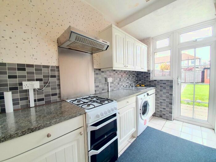 3 Bedroom Terraced House To Rent In Oaklands Avenue, N9