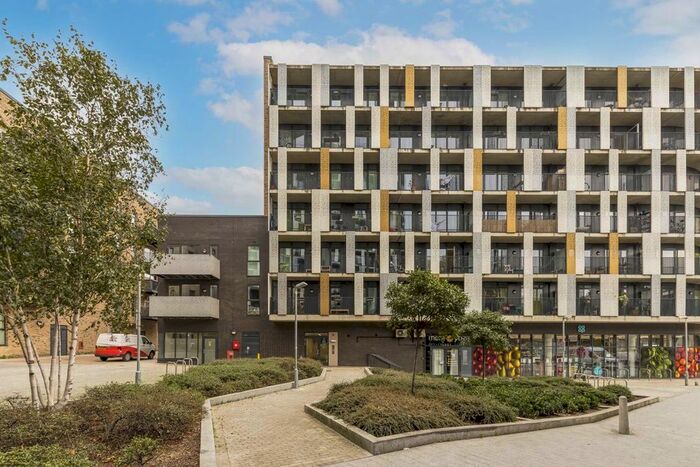 3 Bedroom Flat To Rent In Dalston Lane, London, E8