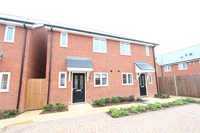 2 Bedroom Semi-Detached House To Rent In Hays Road, Gravesend, Kent, DA12