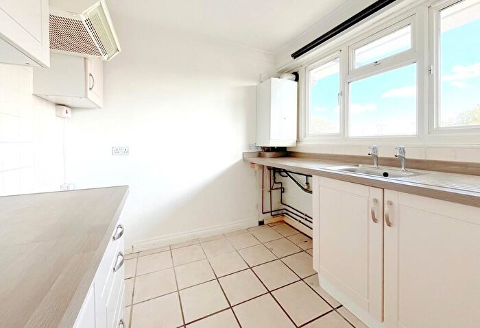 1 Bedroom Apartment For Sale In The Knares, Lee Chapel South, Basildon, Essex, SS16