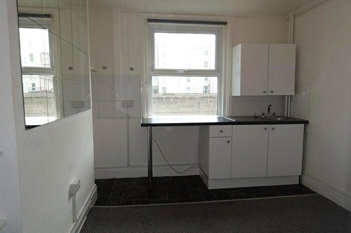 Studio To Rent In Jevington Gardens, Eastbourne, BN21