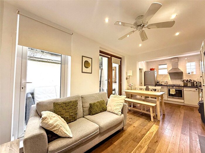 1 Bedroom Flat To Rent In Sudlow Road, Wandsworth, London, SW18
