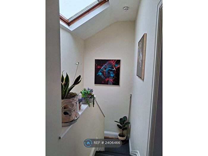 1 Bedroom Flat To Rent In Gloucester Road, Urmston, Manchester, M41