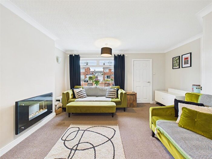 3 Bedroom Semi-detached House For Sale In Highfield Road, Beverley, HU17