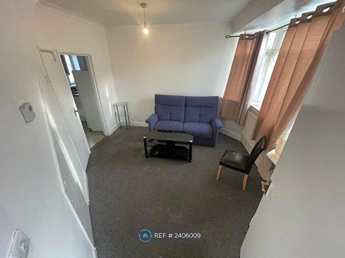 2 Bedroom Terraced House To Rent In Campbell Road, Oxford, OX4