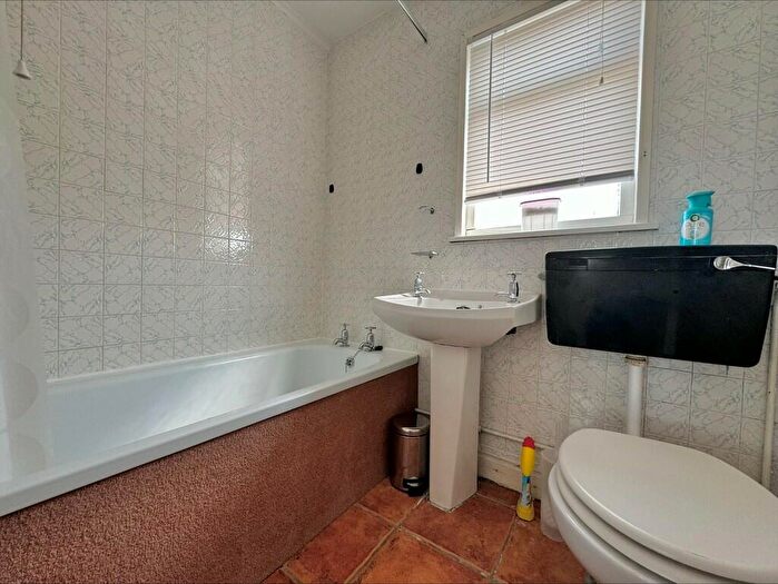 2 Bedroom Chalet For Sale In Sundowner, Hemsby, NR29