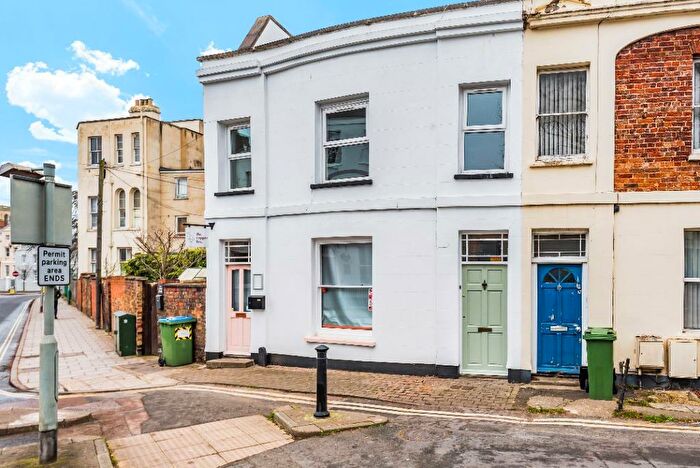 2 Bedroom Flat To Rent In Prestbury Road, Cheltenham, GL52